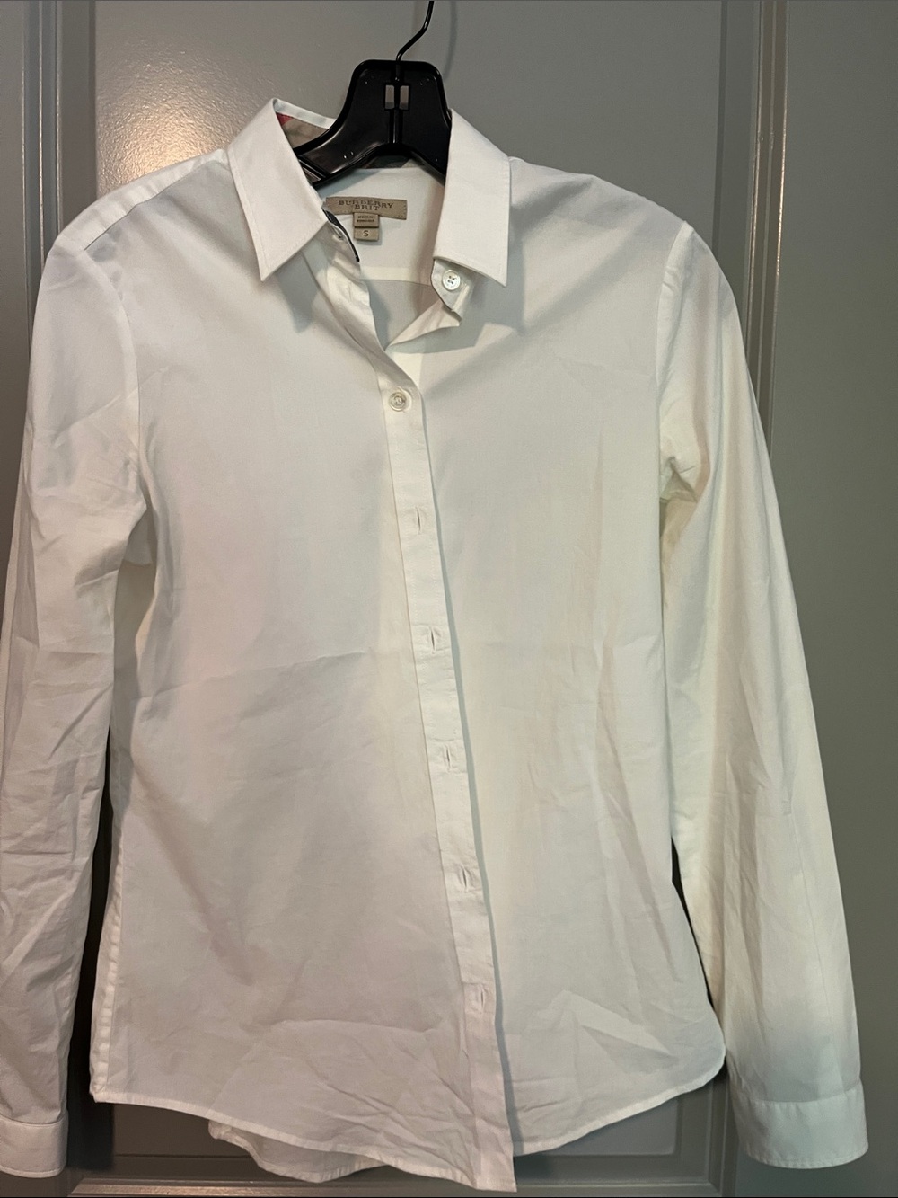 Burberry Classic White woMen's Dress Shirt - Tailored Button-Down